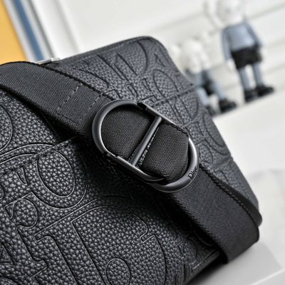 Dior Rider Zipped Messenger Bag in black — 6