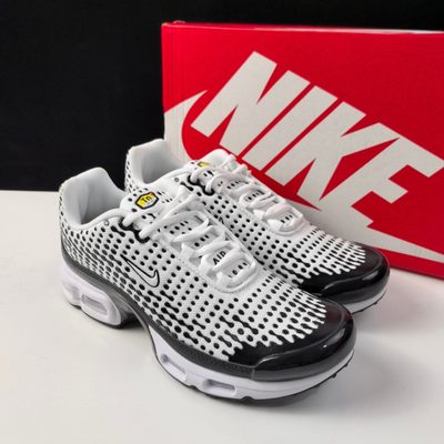 Nike Air Max Plus trainers — 9