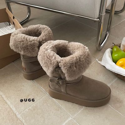 UGG Short Valerie Platform Boots — 5