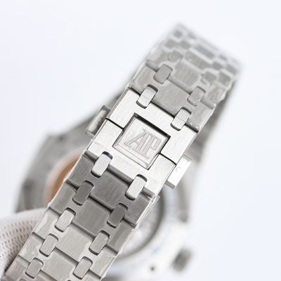 AP Watch — 8