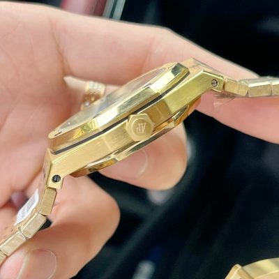 AP Watch — 7