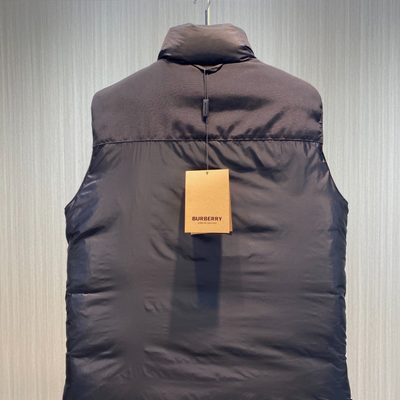 Burberry Romford Reversible Down Puffer Gilet — 13