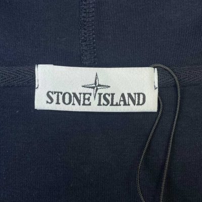 Stone Island — 18