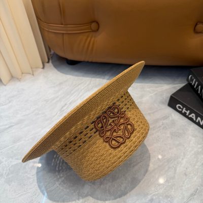 Loewe Anagram bucket hat — 8