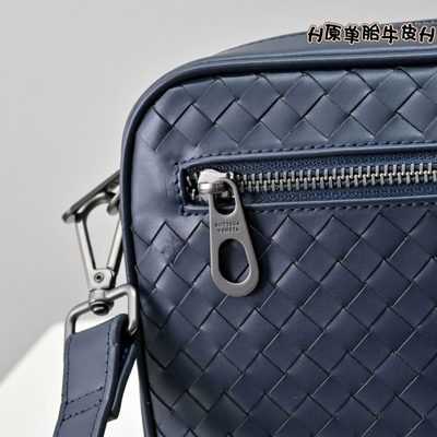 Bottega Veneta blue small leather Intrecciato bag — 4