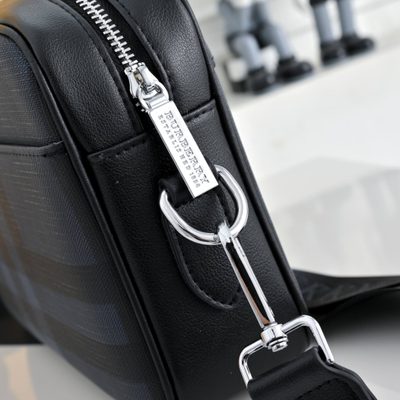 Burberry City Check messenger bag — 6