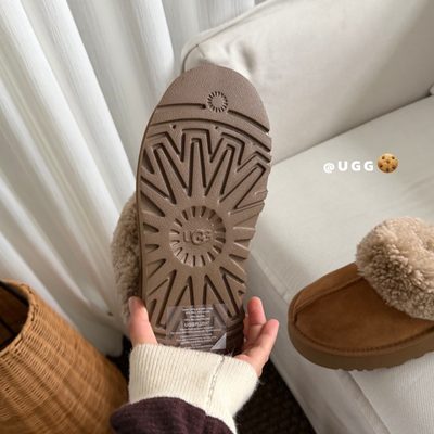UGG platform slipper — 9