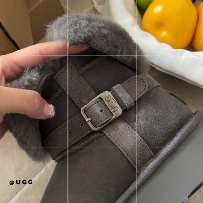 UGG platform ankle boot — 4