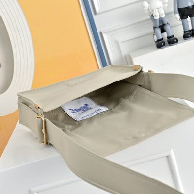 Burberry Trench shoulder bag — 4