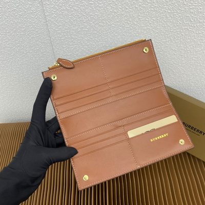 Burberry Check zipped wallet — 8