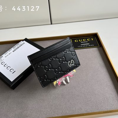 Gucci card holder — 4