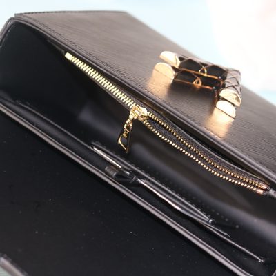 Louis Vuitton Bag — 7
