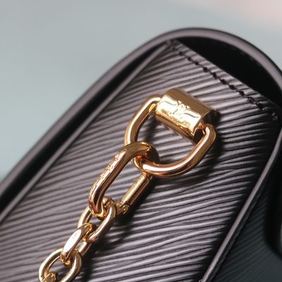 Louis Vuitton Bag — 4