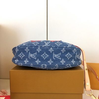 Louis Vuitton Bag — 5