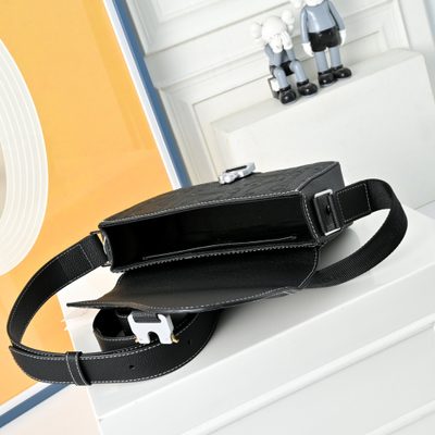 Dior Saddle Messenger Bag — 8