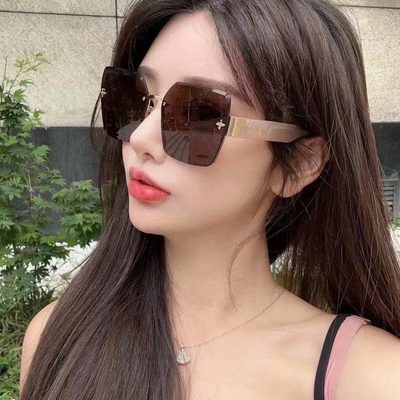 LV Sunglasses — 9