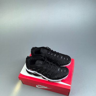 Nike Air Max Plus trainers — 8