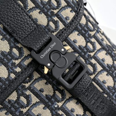 Dior Hit the Road messenger bag — 6