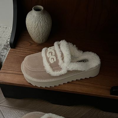 UGG tan suede platform slippers — 3