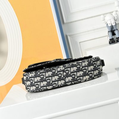 Dior Saddle Messenger Bag — 4