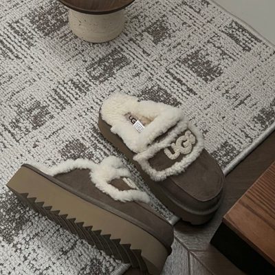 UGG tan suede platform slippers — 5
