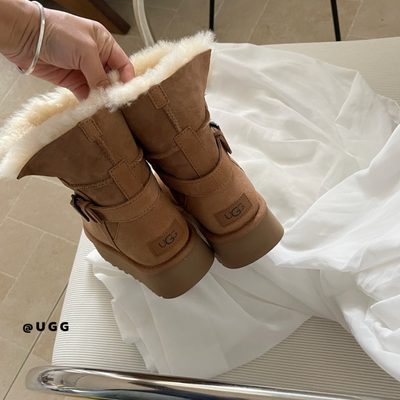 UGG platform ankle boot — 4