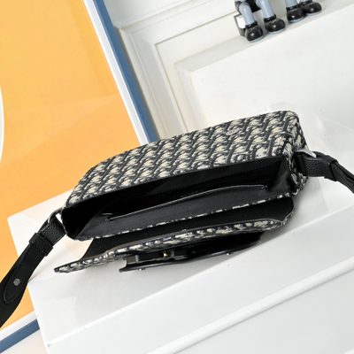 Dior Saddle Messenger Bag — 8