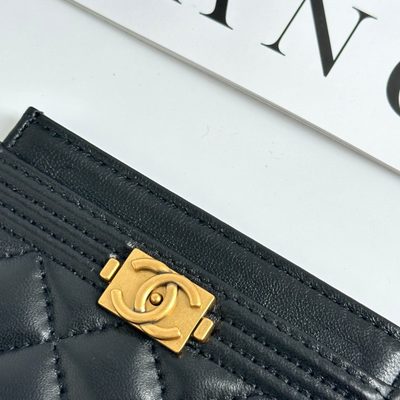 Chanel card holder — 3