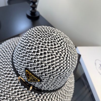 Prada bucket hat — 6