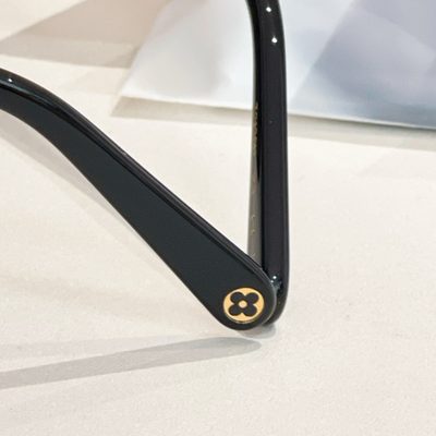LV Sunglasses — 6