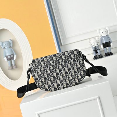 Dior Saddle Messenger Bag — 3