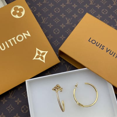 Louis Vuitton Idylle Blossom Twist Hoop Earrings