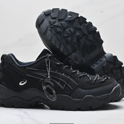 ASICS GEL-Pickax — 17