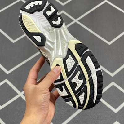 ASICS GEL-KAYANO 14 — 39