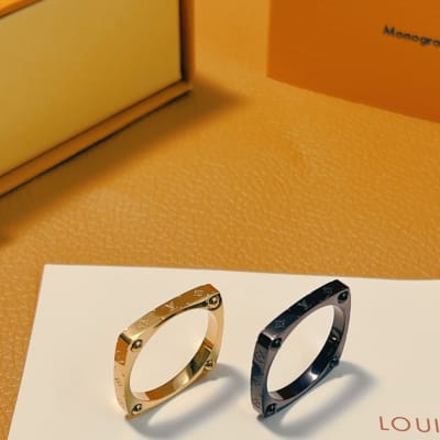Louis Vuitton Ring — 8